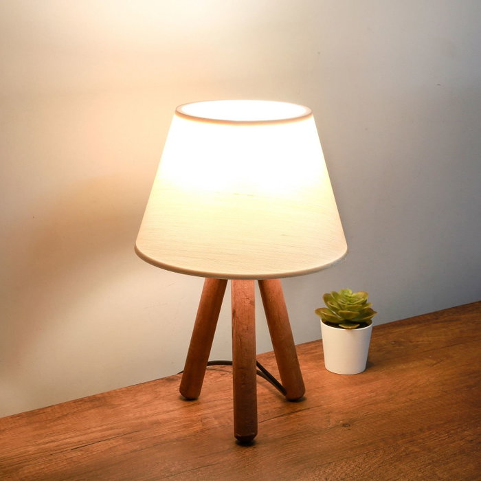 Opviq AYD-3170 Lámpara de Mesa de Madera con Pantalla de Tela Crema Opviq AYD-3170 Lámpara de Mesa de Madera con Pantalla de Tela Crema